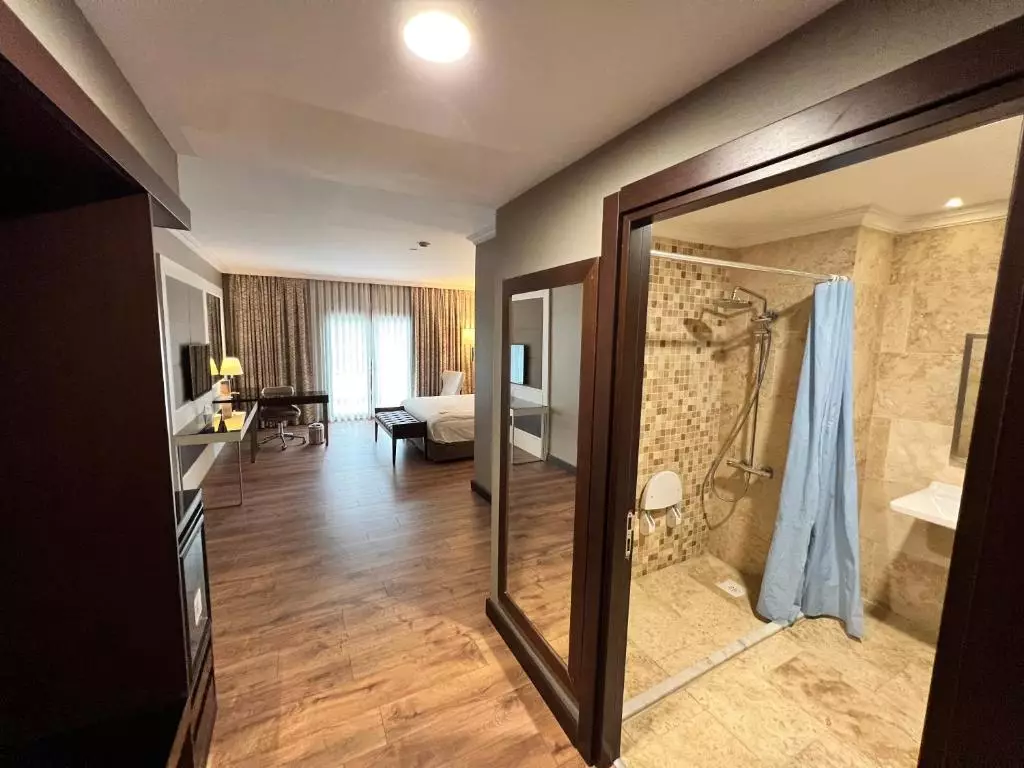 اتاق Ramada Hotel & Suites by Wyndham Istanbul Merter